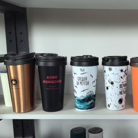 Geïsoleerde koffiebekers bedrukken | Snelle levering